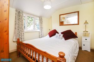 Bedroom- click for photo gallery